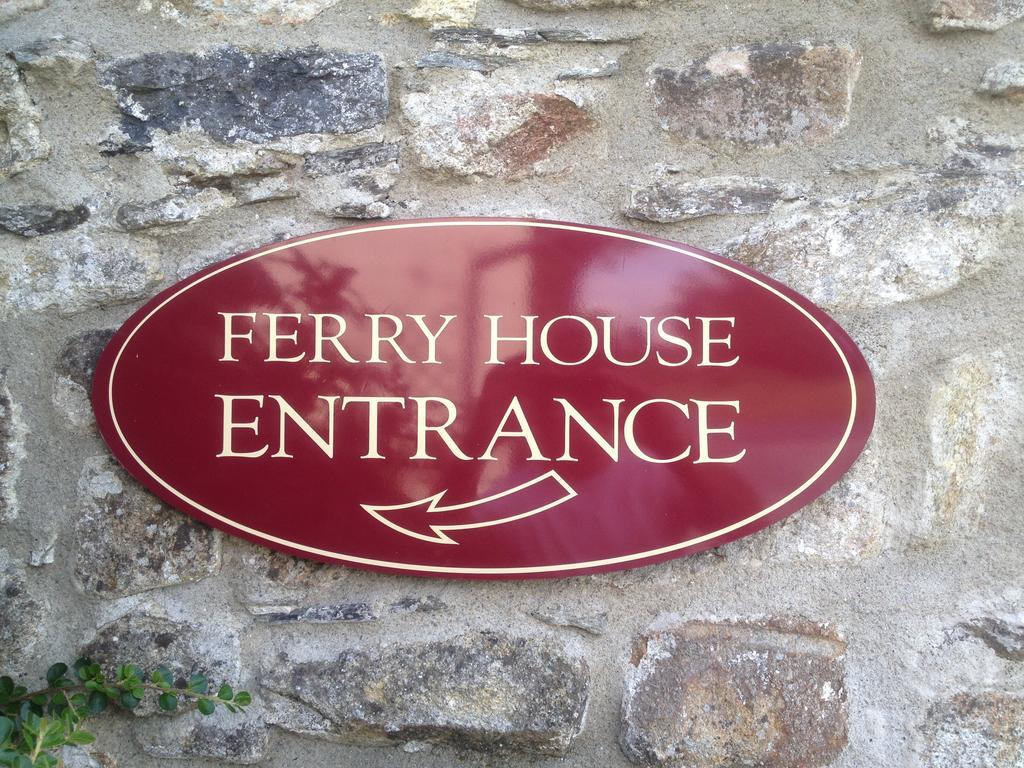 Ferry House Holidays New Ross Exterior photo